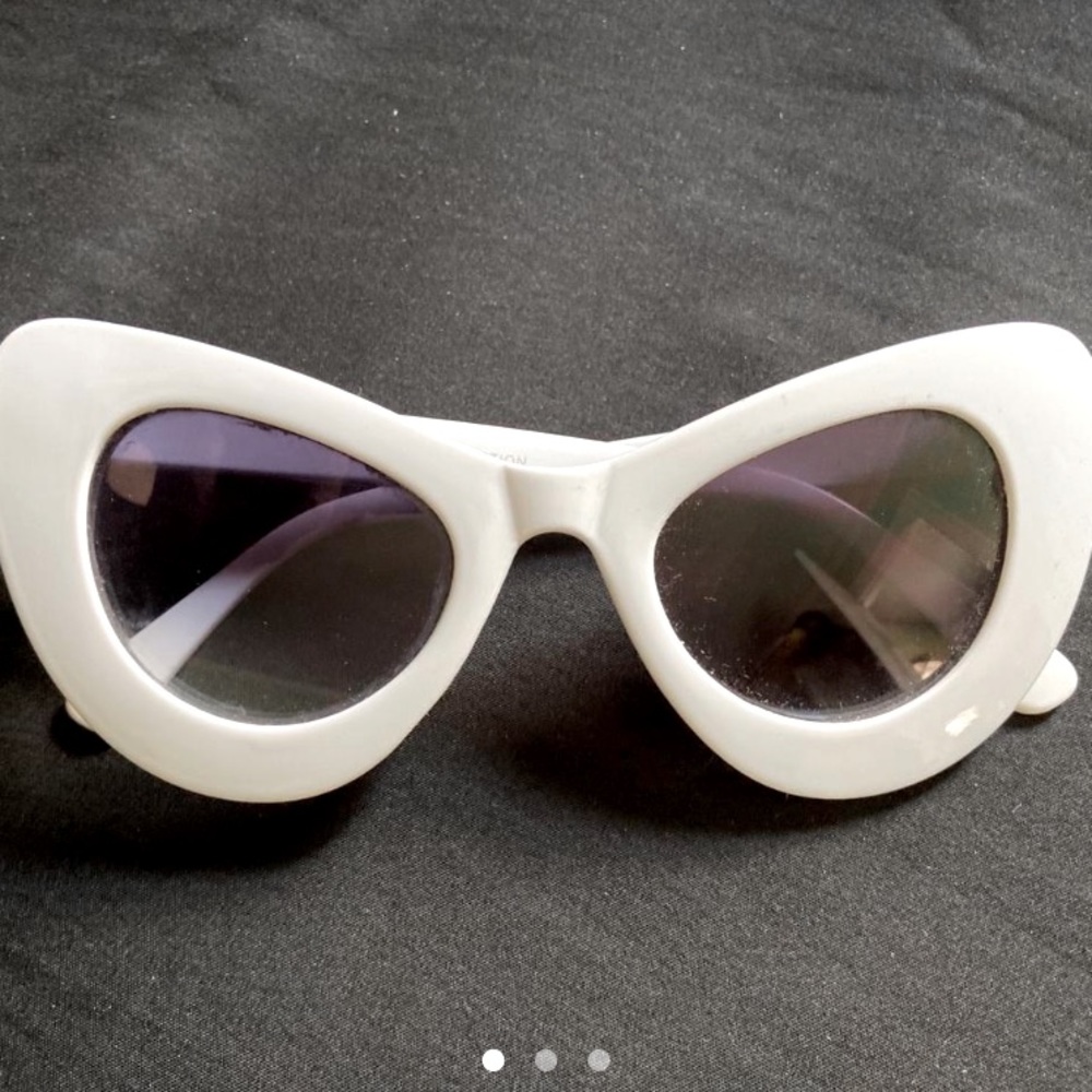 Kurt cobain grunge white oversized cateye statement sunglasses with rainbow lens